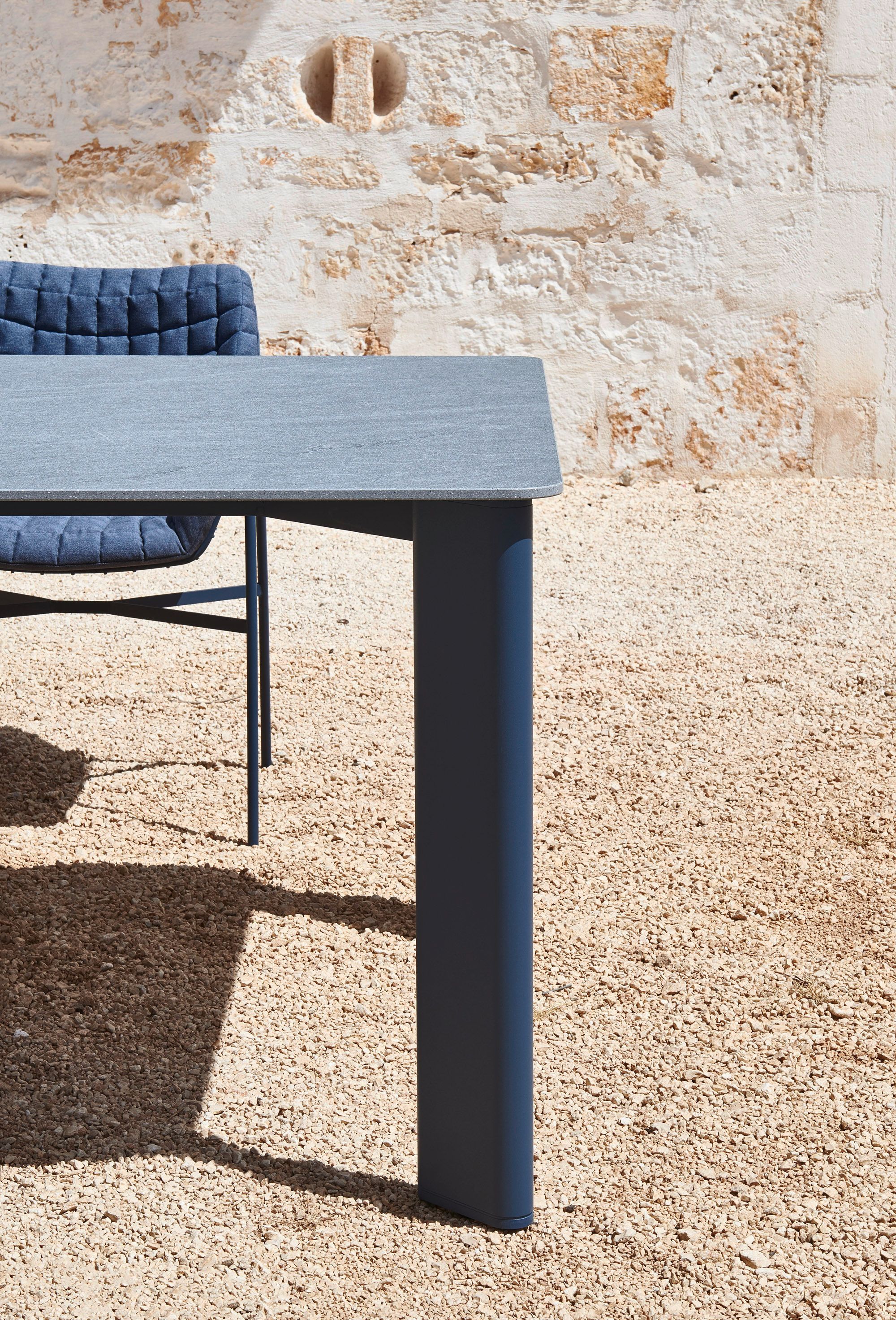 Алюминиевый квадратный садовый стол Varaschin плинтус ARCH-00110865 - Вид №3