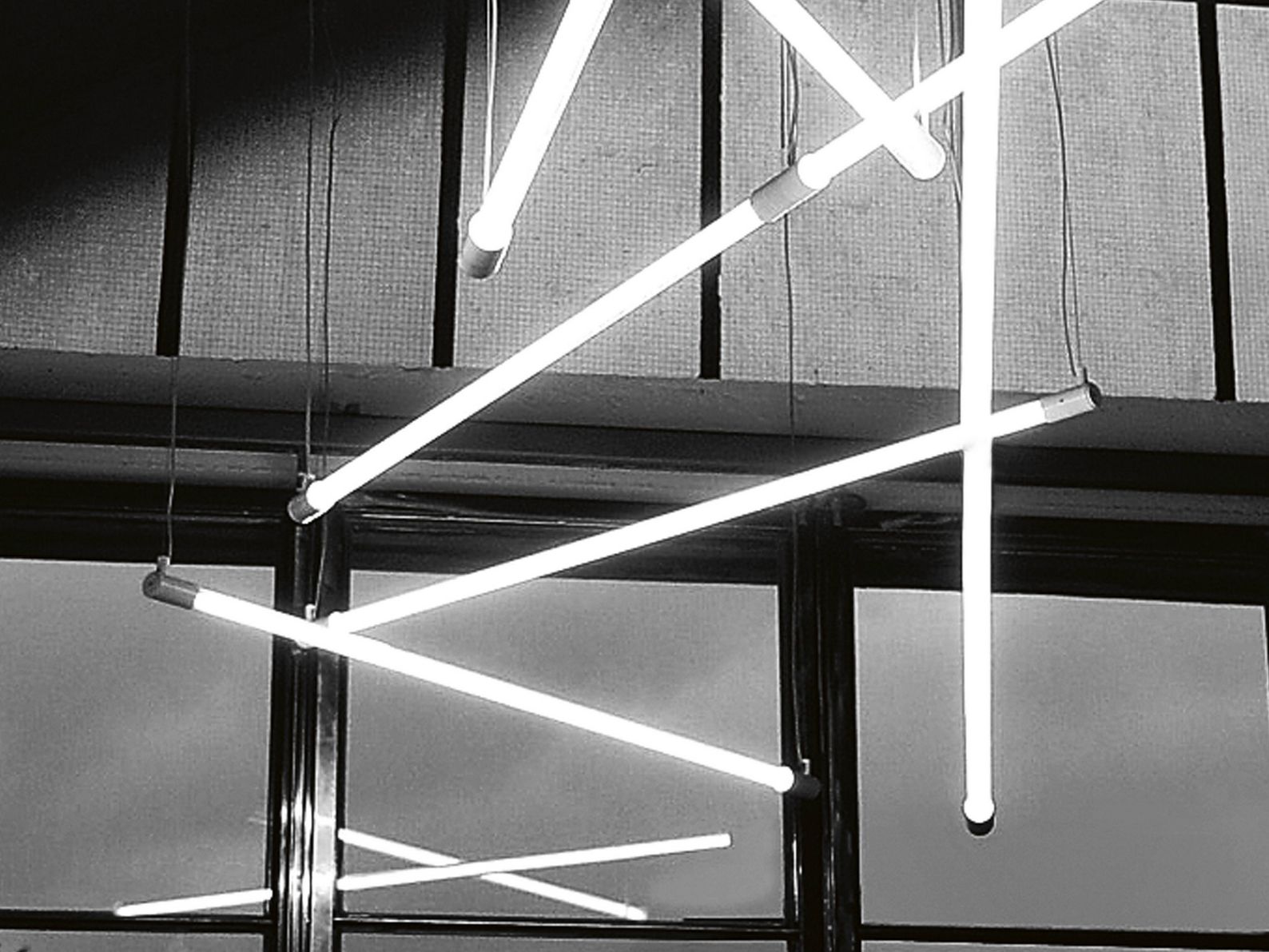 Люминесцентная подвесная лампа из поликарбоната Martinelli Luce Шанхай ARCH-00110281