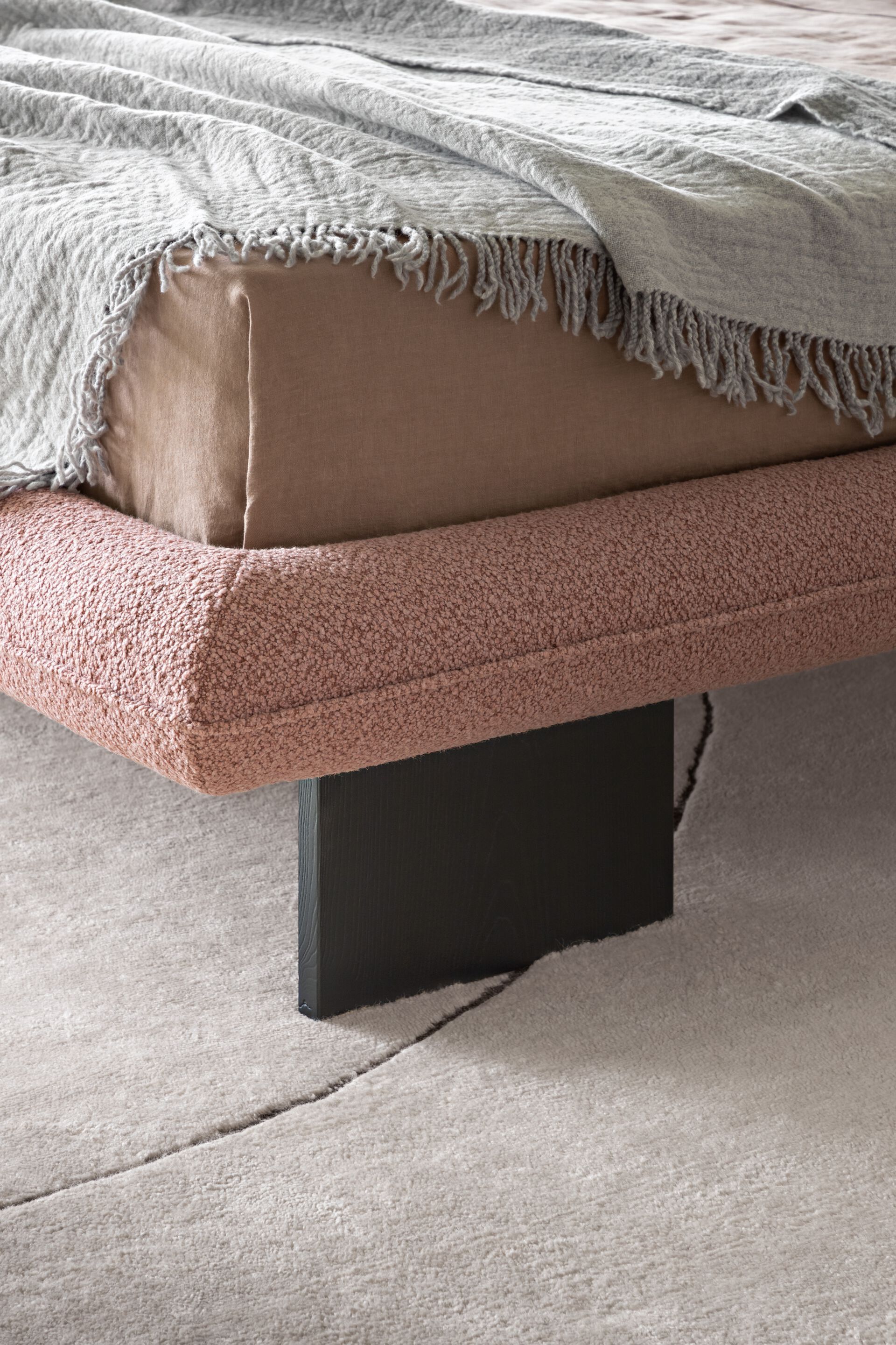 Ткань кровать Saba Italia WABI ARCH-00036245 - Вид №8