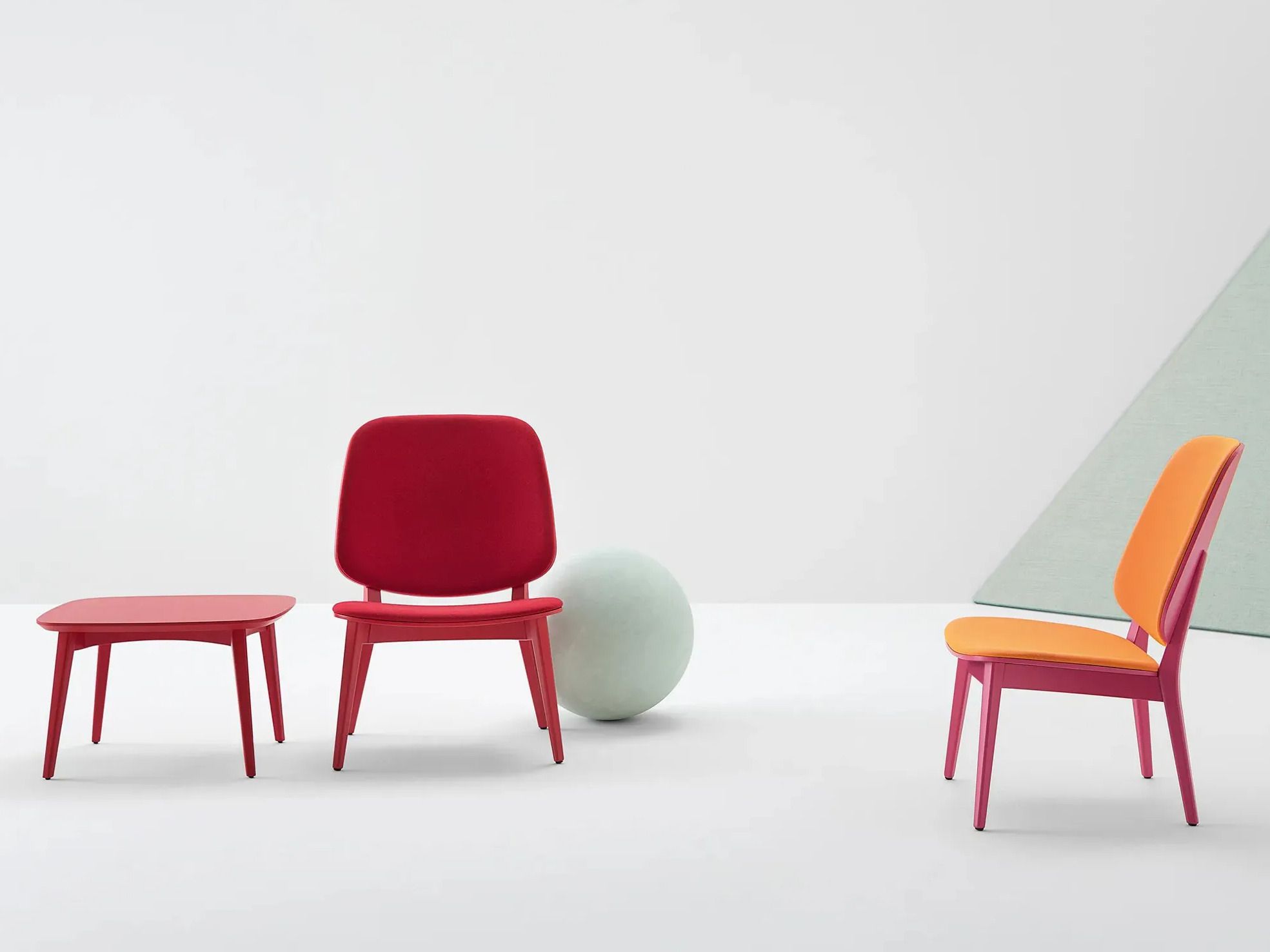 Кресло из бука с высокой спинкой и мягким сиденьем Billiani Doll ARCH-00043563