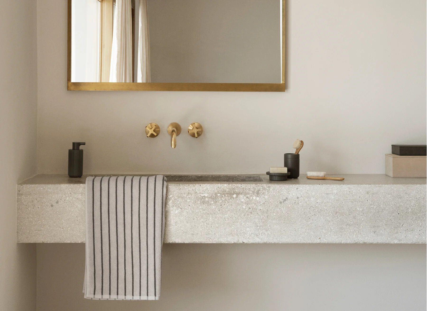 Держатель зубной щетки из полирезина blomus Kua ARCH-00138455 - Вид №10