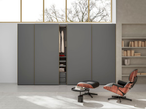 Шкаф с раздвижными дверями