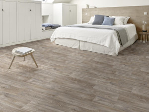 Нескользящий виниловый пол с эффектом дерева