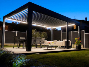 Самонесущая пергола из алюминия с поворотными пластинами