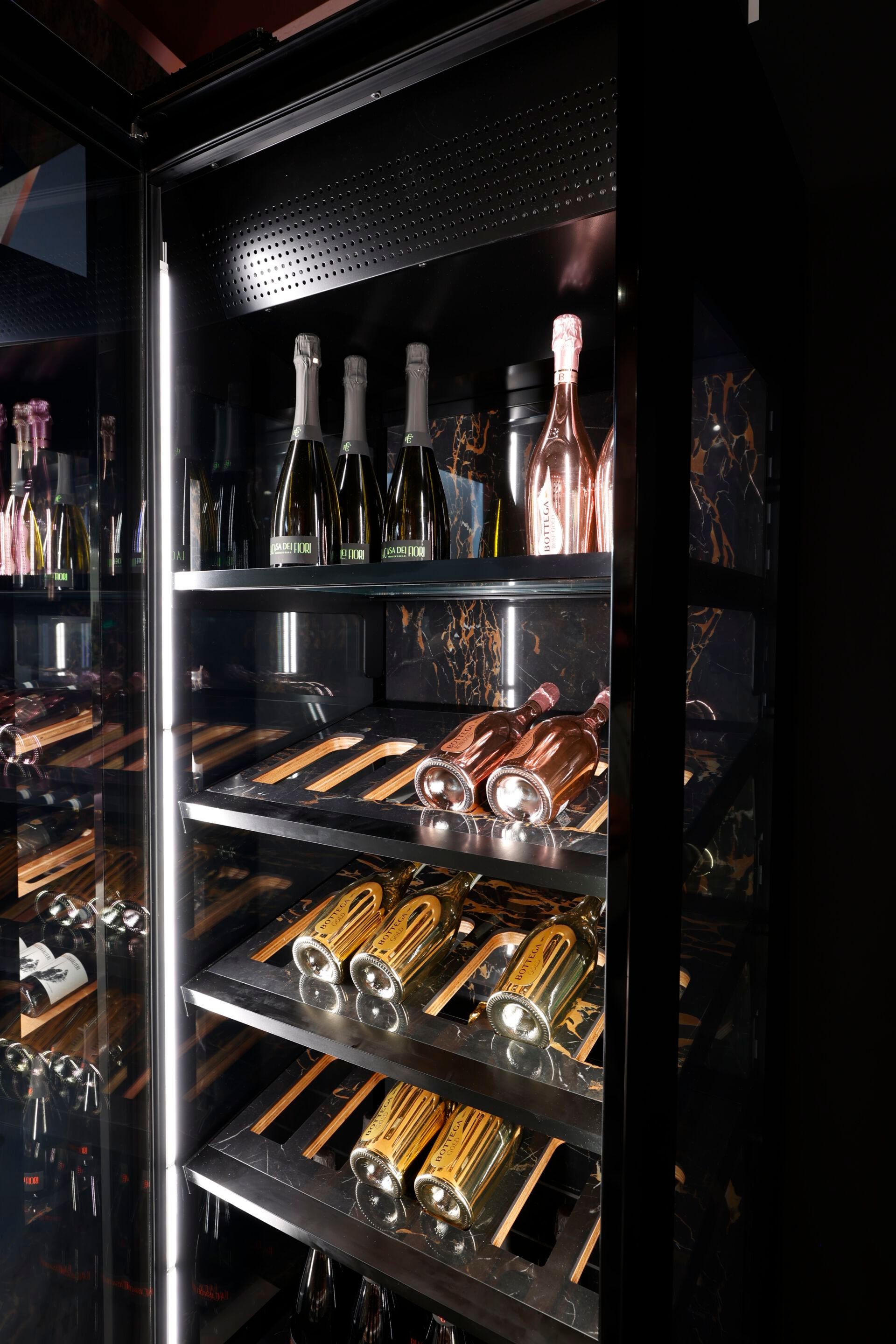 Коммерческий холодильник с подсветкой Frigomeccanica Тотем ARCH-00085503 - Вид №9