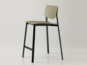 Полипропиленовый стул со спинкой