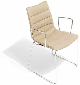 AP Factor Кожаное кресло с салазками и подлокотниками Nebraska