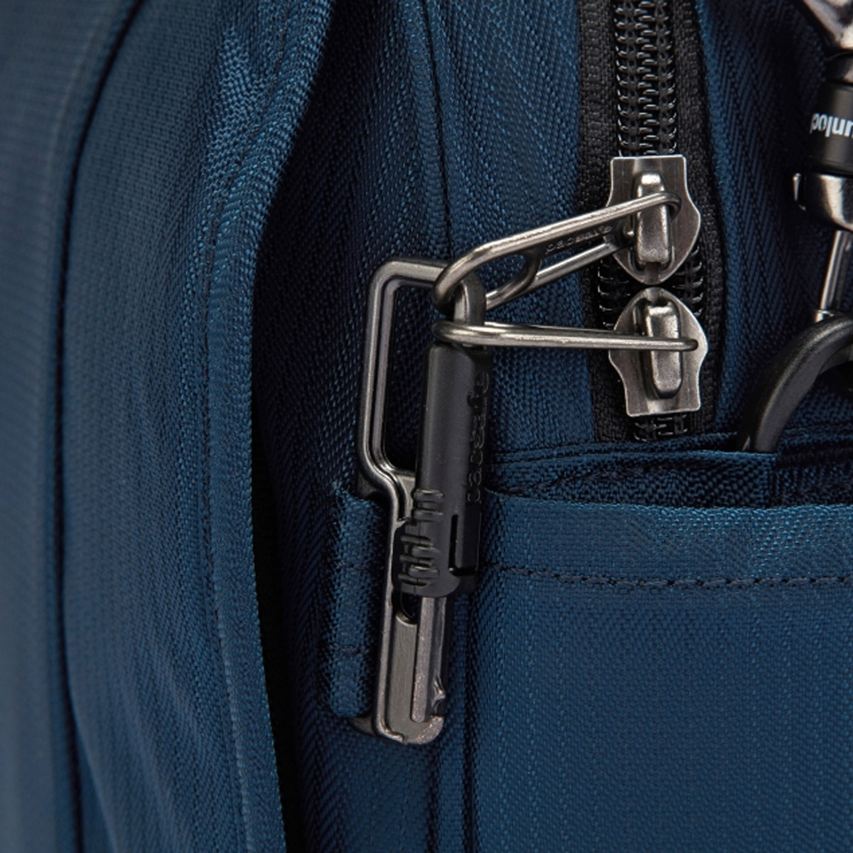 40116641 Сумка LS200 Anti-Theft Medium Crossbody PacSafe Metrosafe  - Вид №4