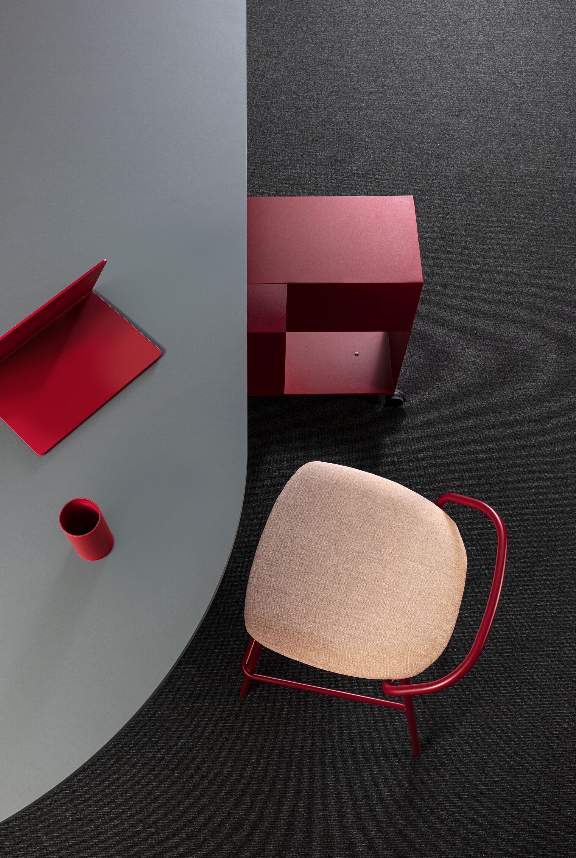 Высокий стальной штабелируемый стул с подставкой для ног Mara Icon ARCH-00107929 - Вид №8