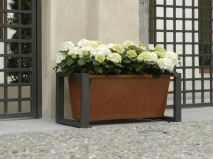 A.U.ESSE Кашпо для общественных мест из стали Titta 1202100