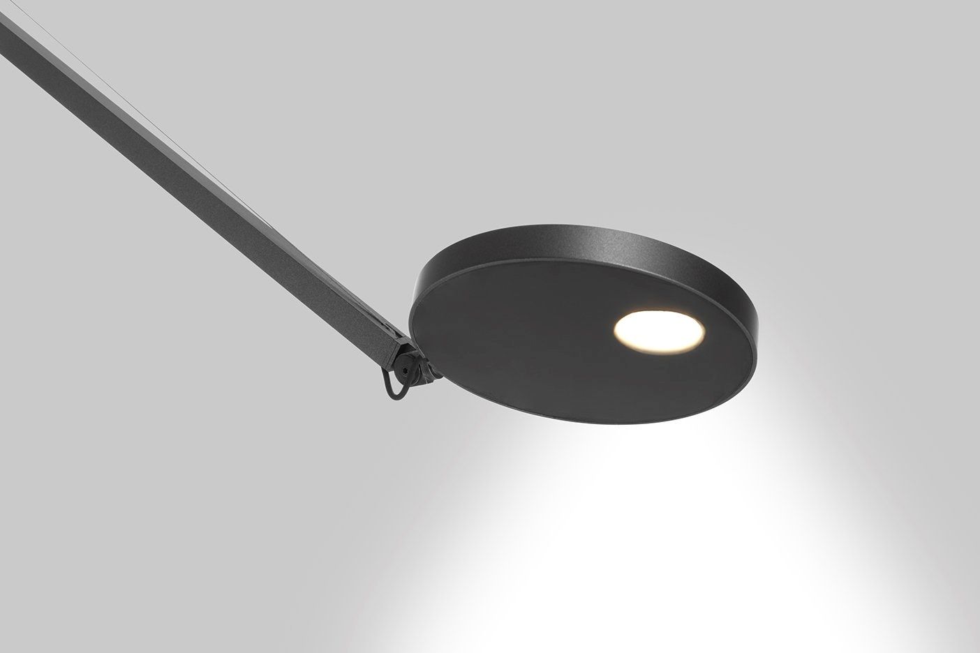 Регулируемая светодиодная настольная лампа с зажимом Artemide ARCH-00118605 - Вид №1
