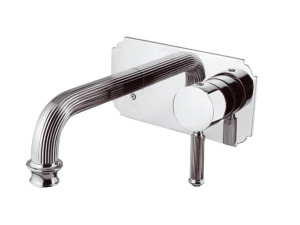 Настенный однорычажный смеситель для раковины с пластиной