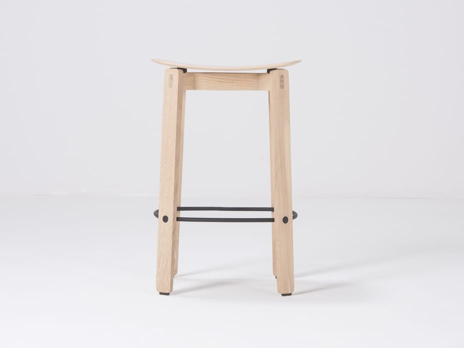 Дубовый барный стул с подставкой для ног Gazzda ARCH-00009485