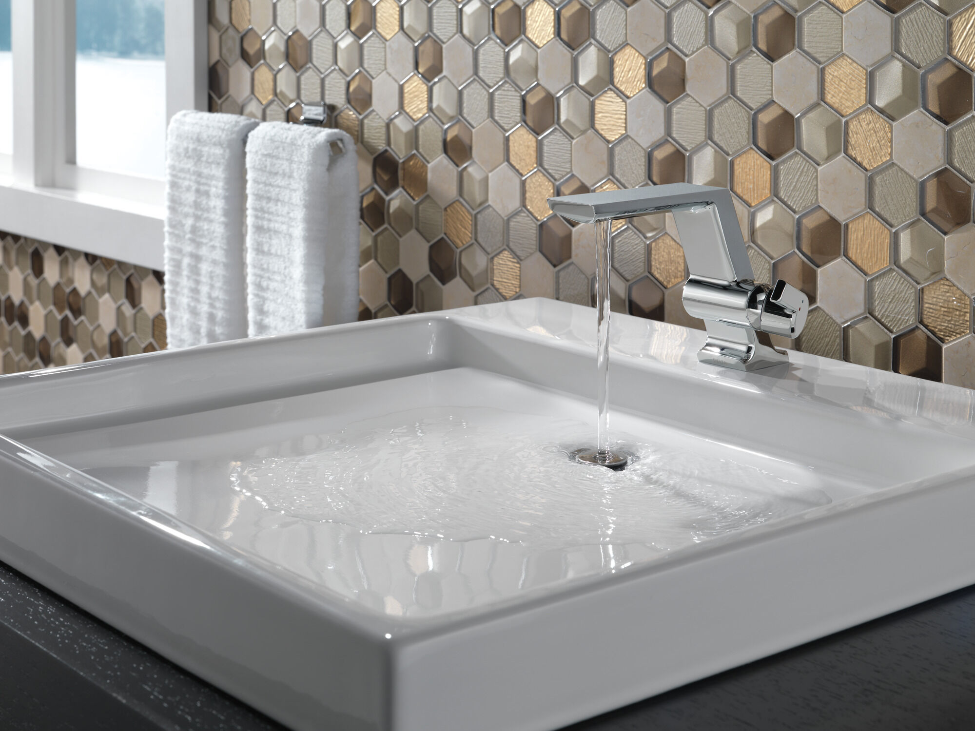 79955-PN Двойной держатель ткани Delta Faucet Pivotal Полированный никель  - Вид №3