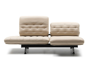 Кожаный диван с откидной спинкой