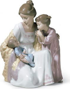 10669015 LLADRO Фигурка Lladro "Добро пожаловать в нашу семью" 18х22см Фарфор