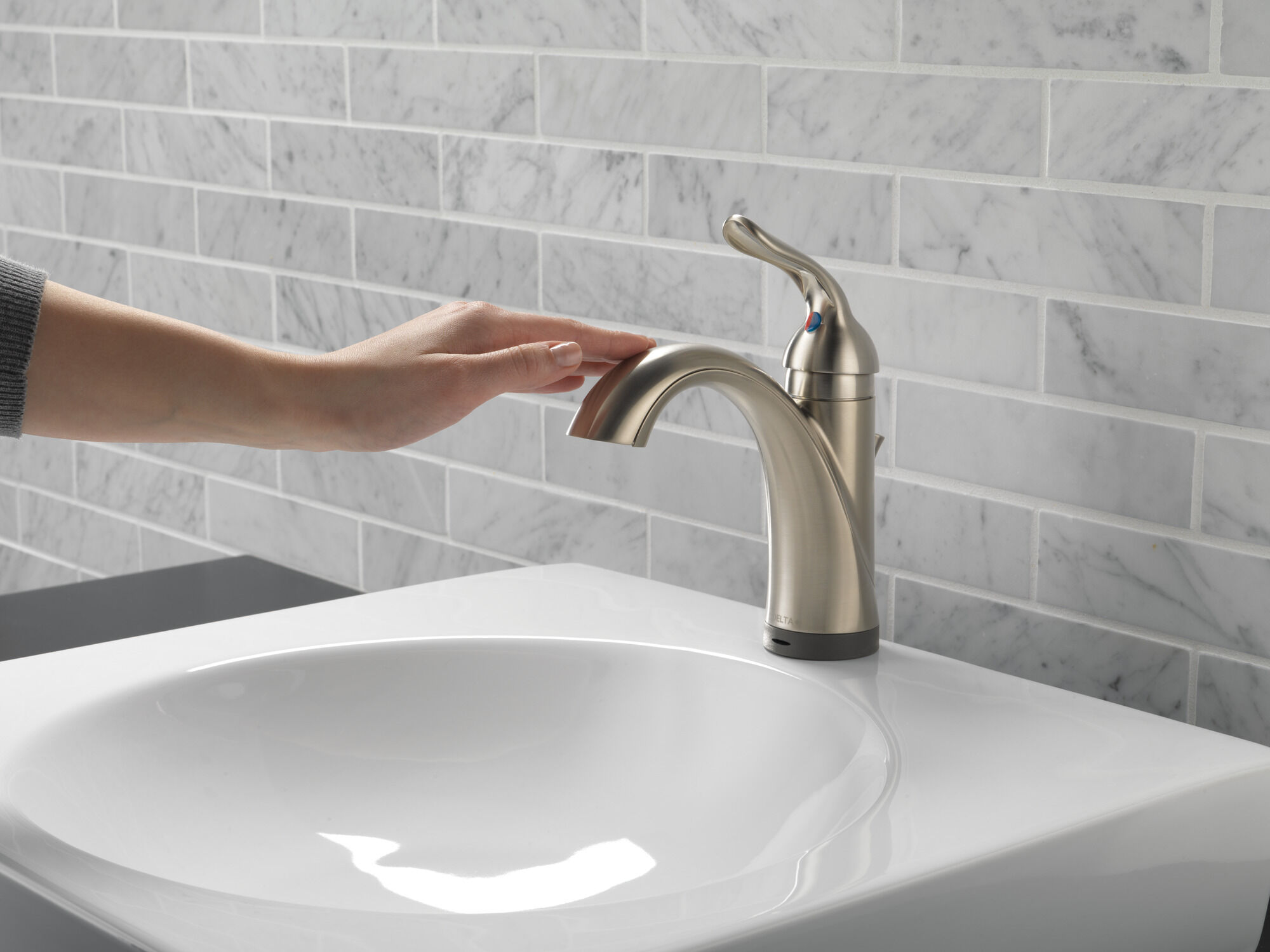 538T-SS-DST Смеситель для ванной с одной ручкой с технологией Touch2O.xt® Delta Faucet Lahara Нержавеющая сталь  - Вид №8