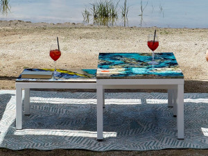 Журнальный столик из фаянса и нержавеющей стали