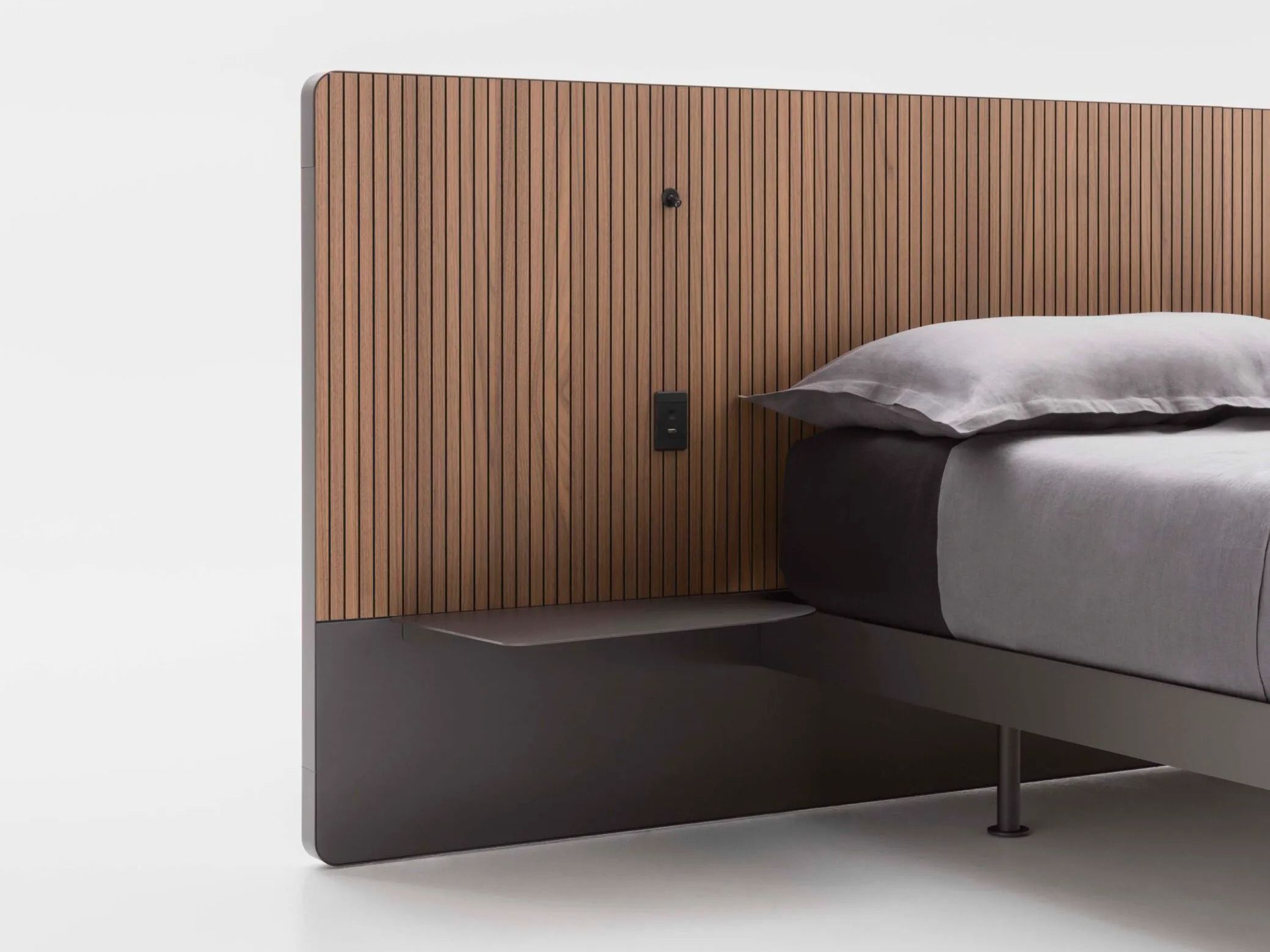 Деревянная двуспальная кровать со встроенными тумбочками Alf DaFrè RIGHETTO ARCH-00019859 - Вид №1