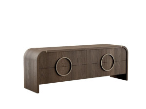 Деревянный шкаф с распашными дверями