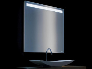 Квадратное зеркало со встроенным настенным освещением