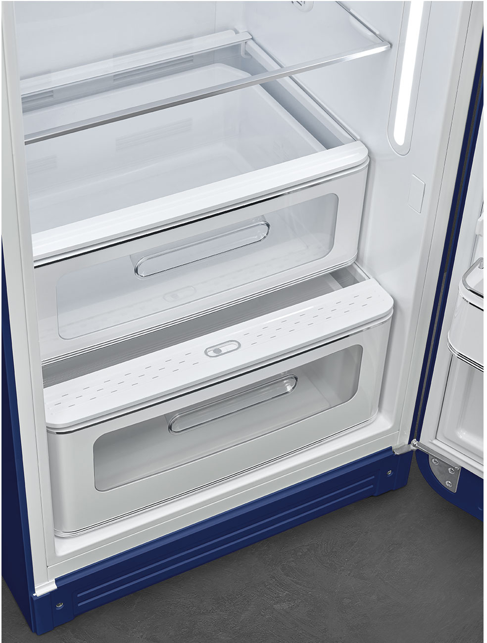 FAB28RDUJ5 Холодильник / отдельностоящий однодверный холодильник, стиль 50-х годов, 60 см, британский флаг, петли справа SMEG  - Вид №6