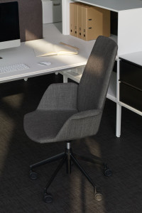 Офисное кресло с 5 спицами