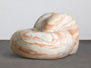 Мраморное кресло