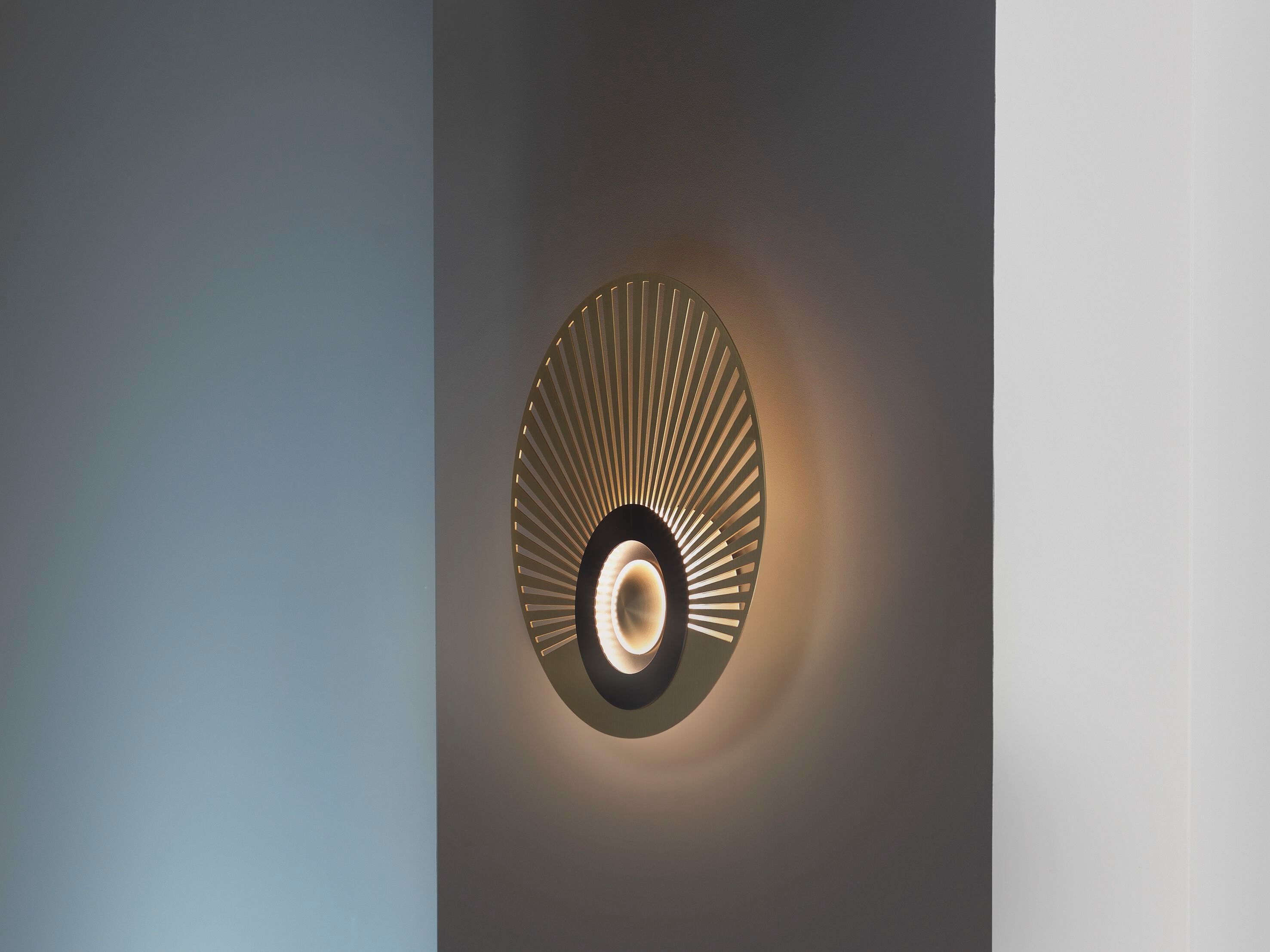 Латунный светодиодный настенный светильник CVL Luminaires Земля ARCH-00149772 - Вид №2
