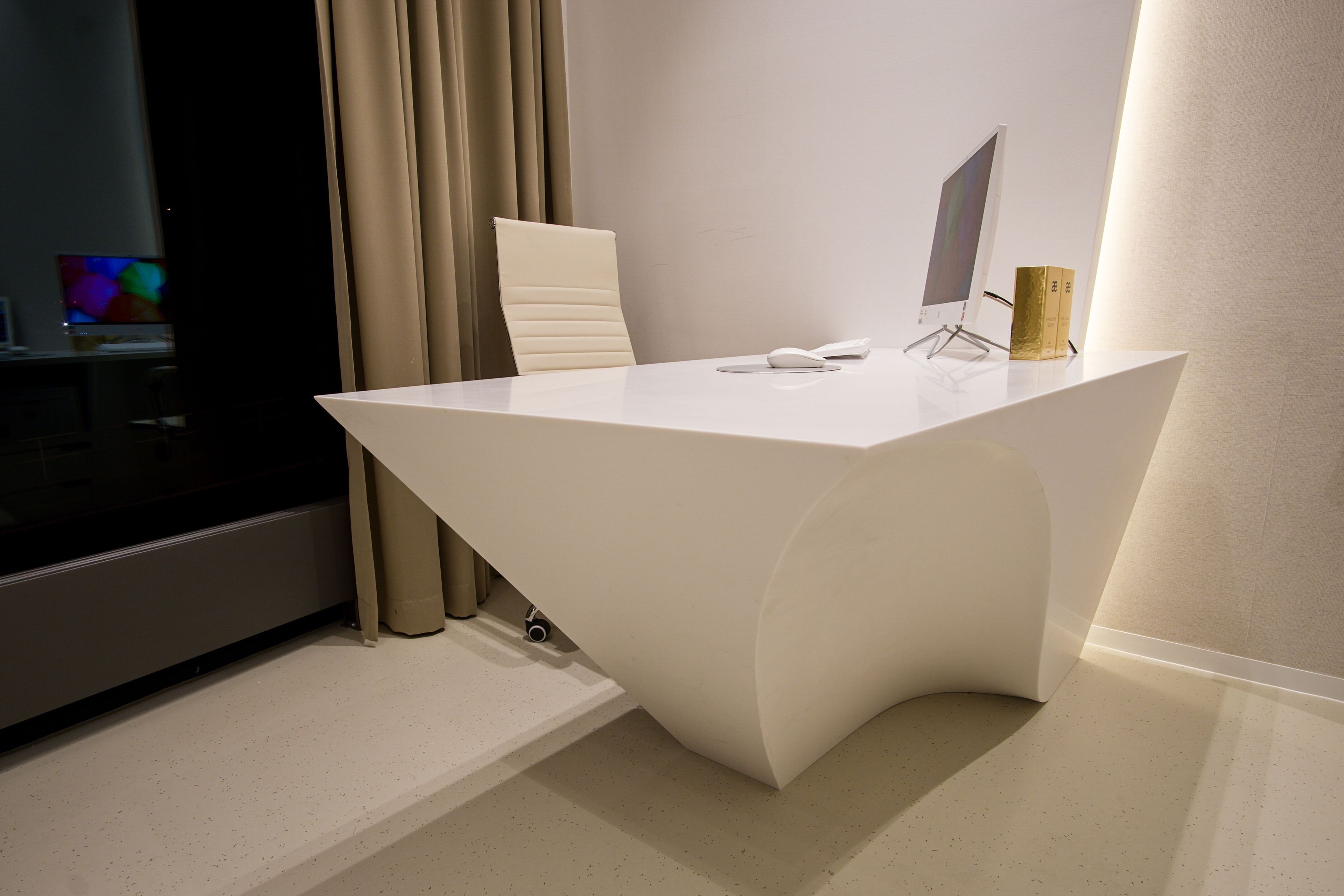 Рабочий стол в HIMACS AMOSDESIGN MORIX ARCH-00103396