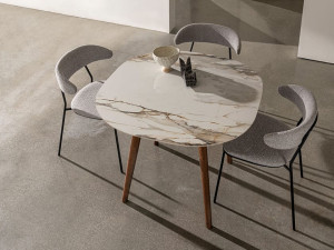 Керамический квадратный стол