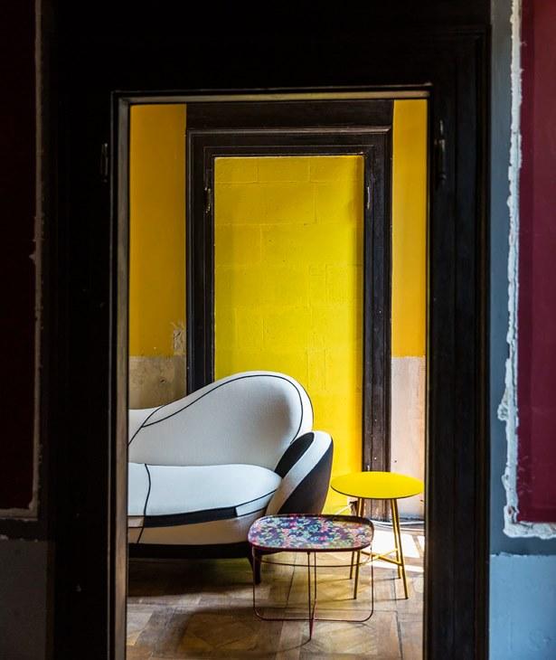 Moroso Журнальный столик из полиэфирной смолы со стальной конструкцией sun-id-1445004 - Вид №1