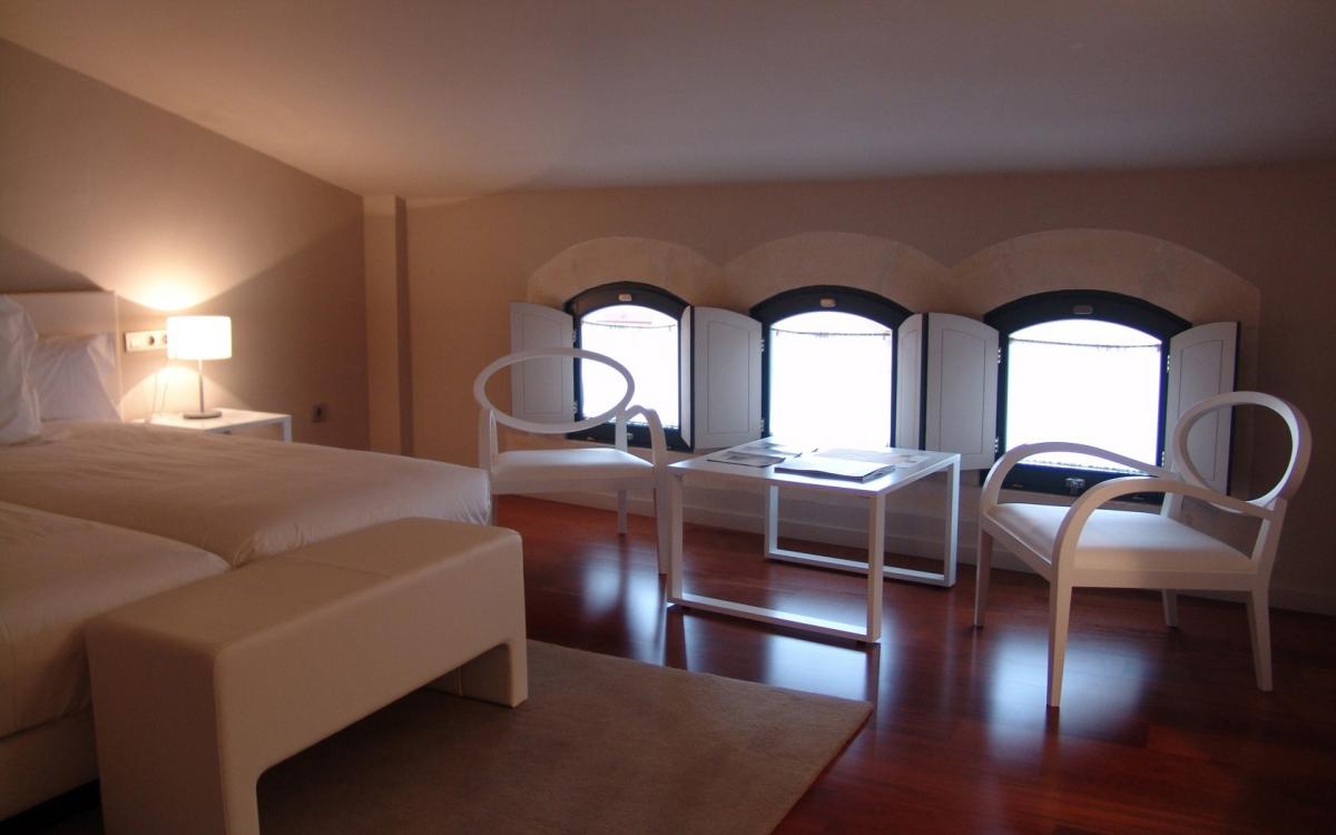 037249 Стул Andreu World Zarina - Вид №4