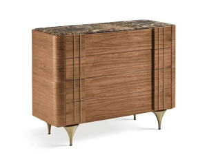 Деревянный комод