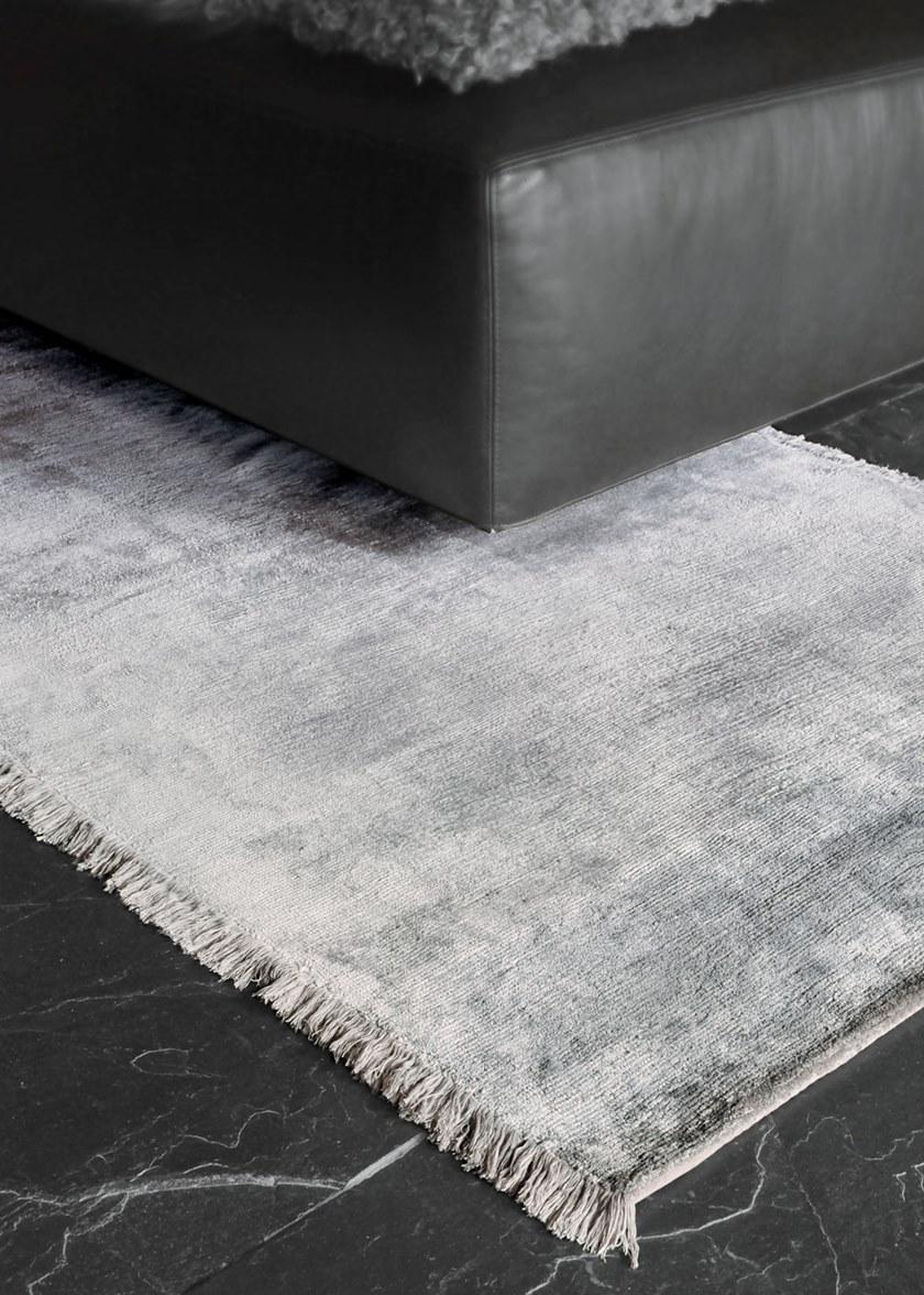 I + I Однотонный прямоугольный коврик из вискозы ручной работы  C 17v  - Вид №2