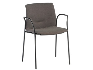 Тканевый стул с подлокотниками