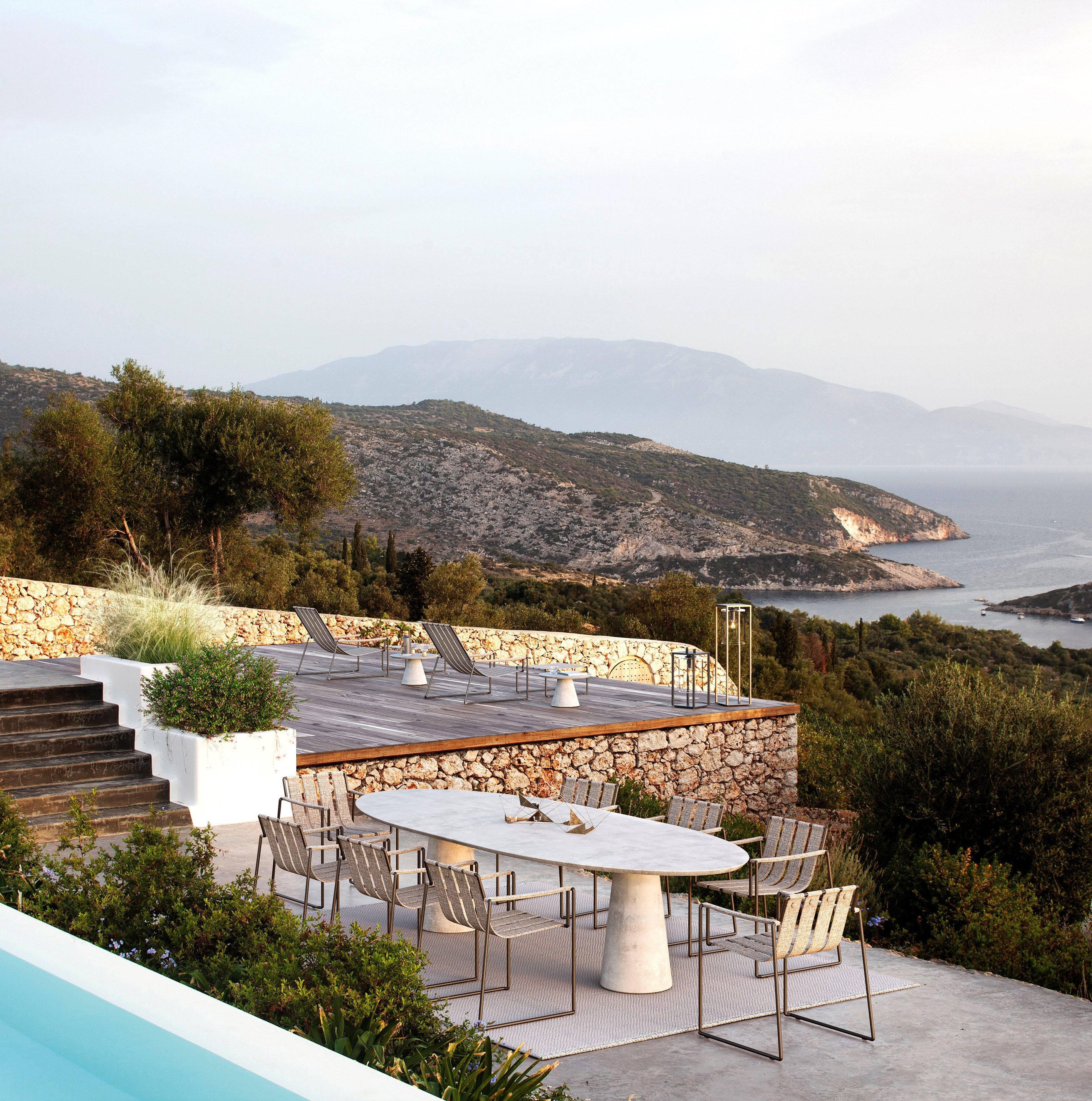 Штабелируемое садовое кресло из искусственной кожи с подголовником Royal Botania Strappy ARCH-00133820 - Вид №4