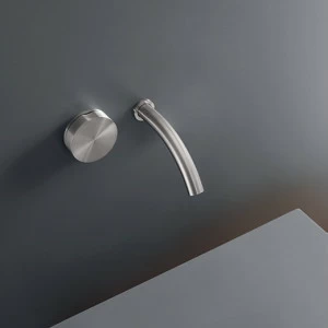 Настенный прогрессивный смеситель с носиком L. 125 мм  GIO18 CEADESIGN