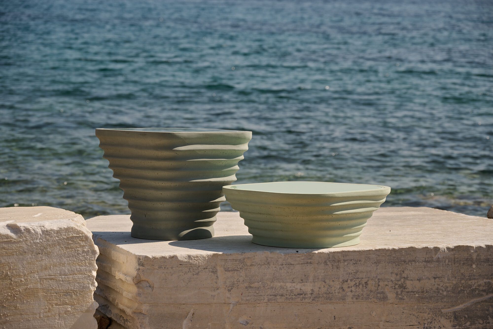 Бетонный журнальный столик URBI et ORBI Medius Terra ARCH-00007737 - Вид №1