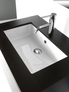 Керамическая прямоугольная встраиваемая раковина