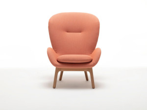 Кресло с подлокотниками