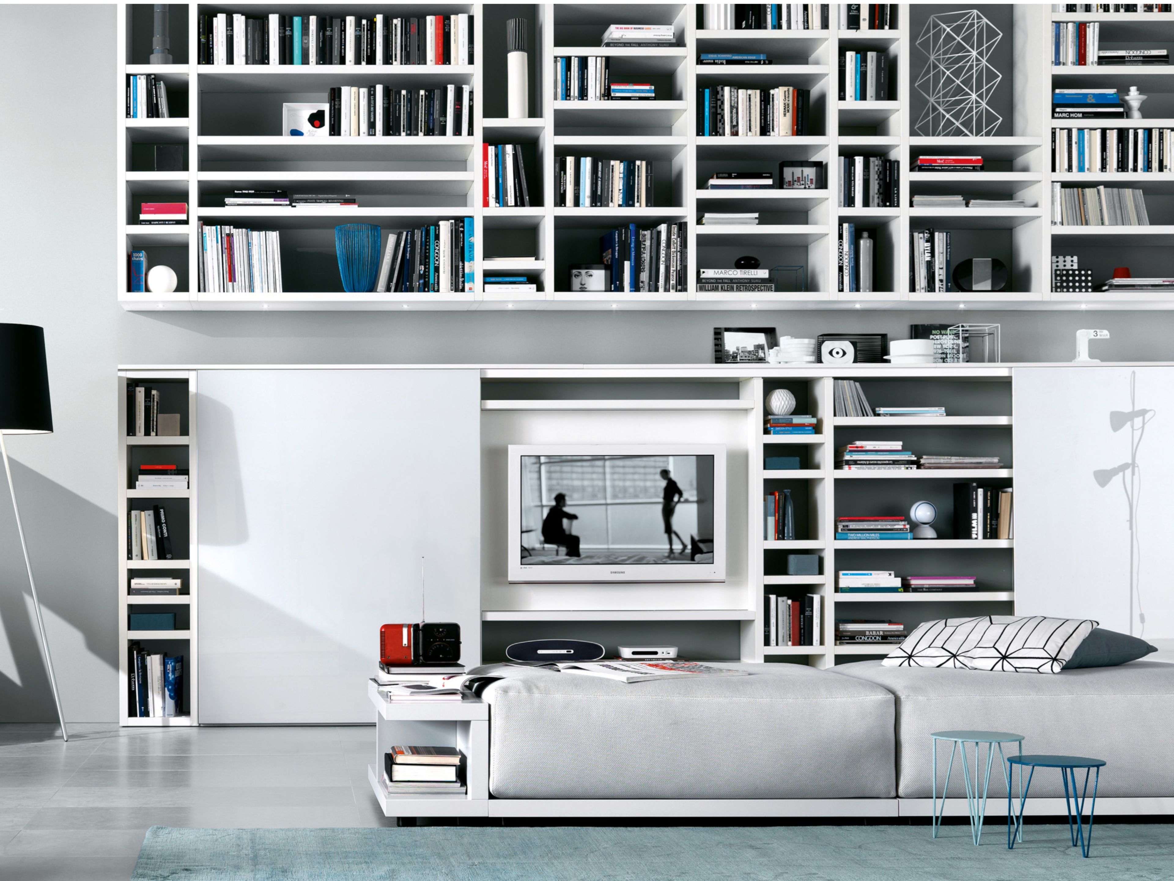 Напольная полка с лакированной стенкой с раздвижными дверями MisuraEmme CROSSING ARCH-00067515