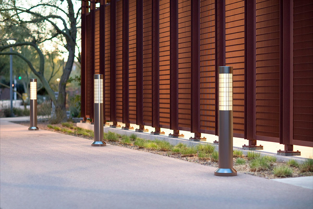 FSRT233 Столбик световой колонны  Forms-surfaces  - Вид №2