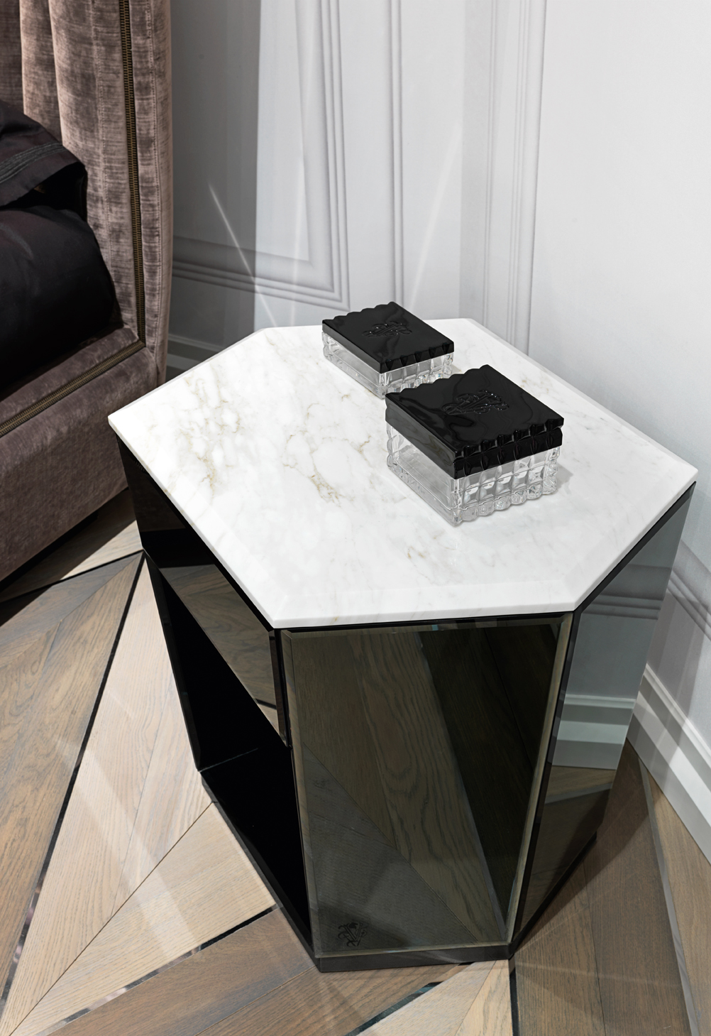 Williams Прикроватный столик Visionnaire  - Вид №1