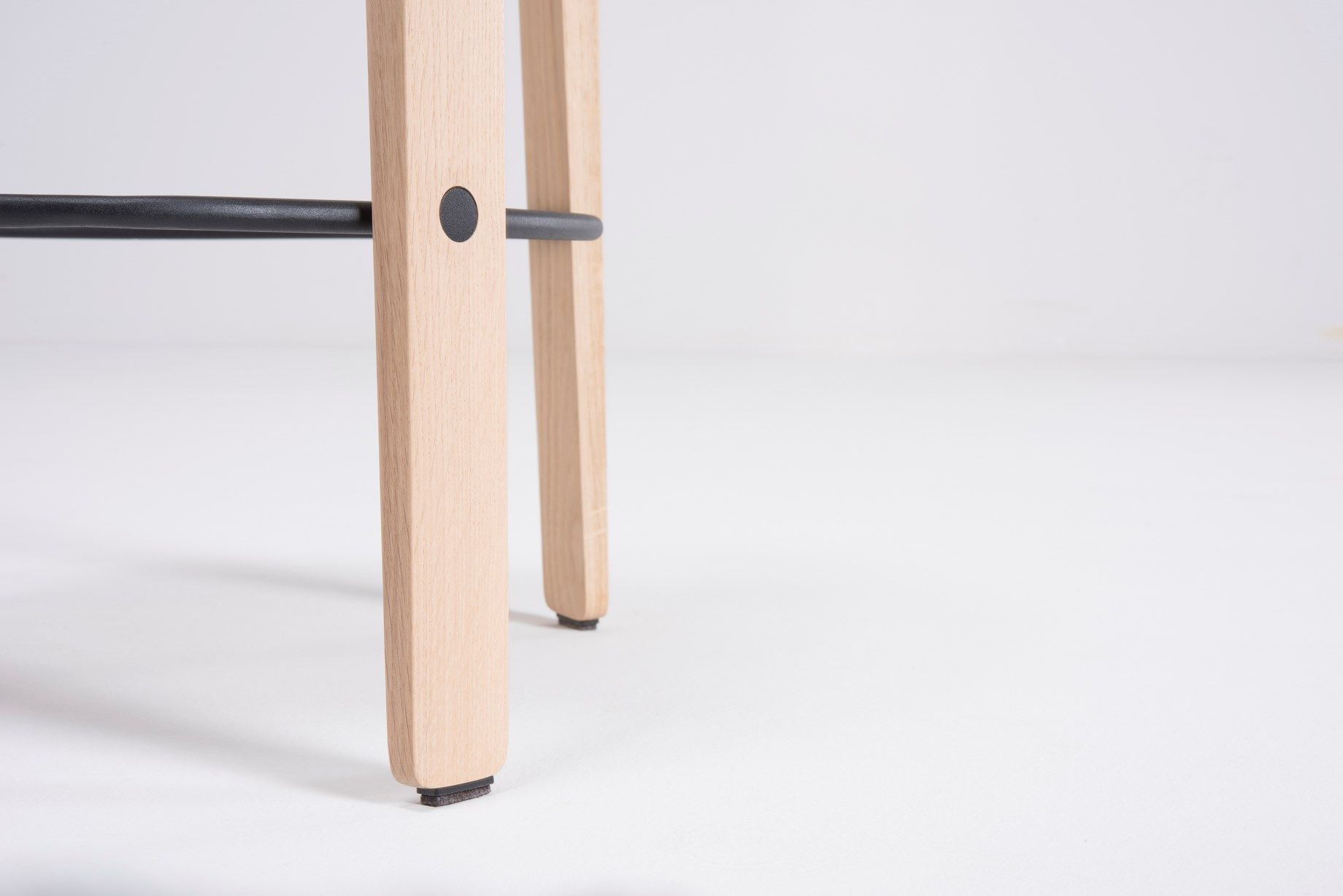 Дубовый барный стул со спинкой Gazzda ARCH-00101904 - Вид №10