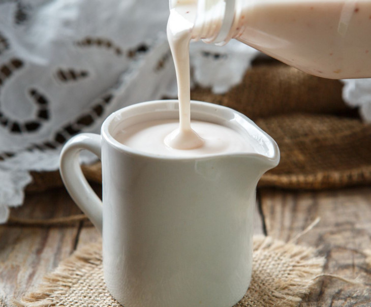 761 Йогурт клубничный 3,5-4% Вкусляндия  - Вид №1