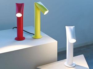 Алюминиевая настольная лампа