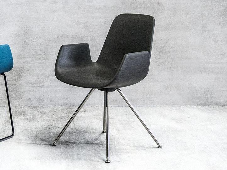 Tonon Стул из пенополиуретана с подлокотниками Step 904.02 - Вид №1