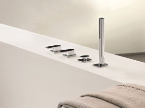 Набор для ванны с 4 отверстиями и ручным душем