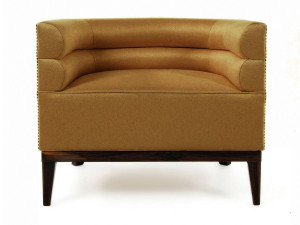 Тканевое кресло с подлокотниками